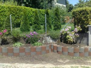 LAVORI DI GIARDINAGGIO